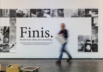 'FINIS – Künstler beim Abbau ihrer Ausstellungen'-Cover